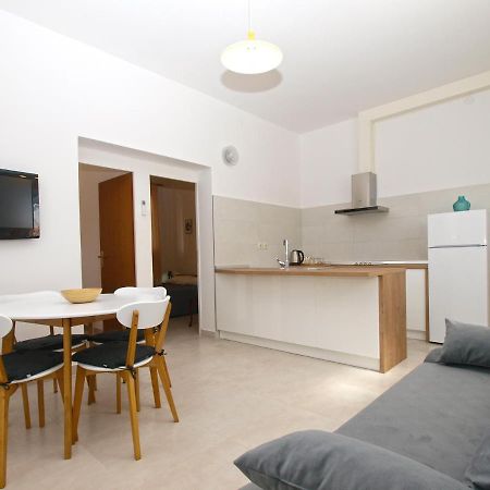 Appartement Apartemnts Guido 762 à Pjescana Uvala Extérieur photo