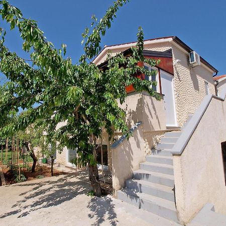 Appartement Apartemnts Guido 762 à Pjescana Uvala Extérieur photo