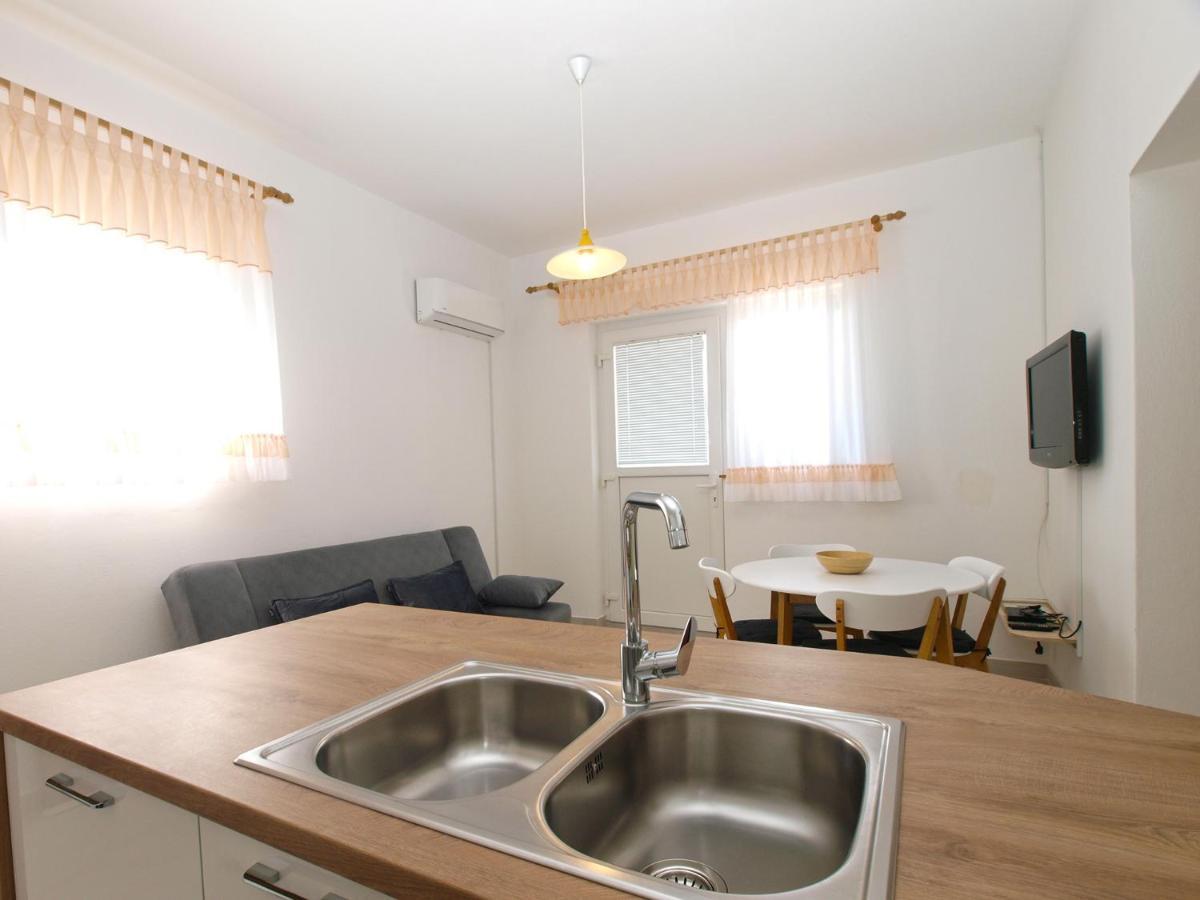 Appartement Apartemnts Guido 762 à Pjescana Uvala Extérieur photo