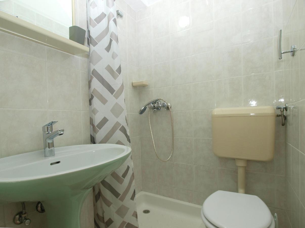 Appartement Apartemnts Guido 762 à Pjescana Uvala Extérieur photo
