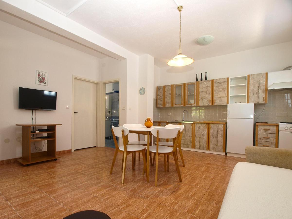 Appartement Apartemnts Guido 762 à Pjescana Uvala Extérieur photo