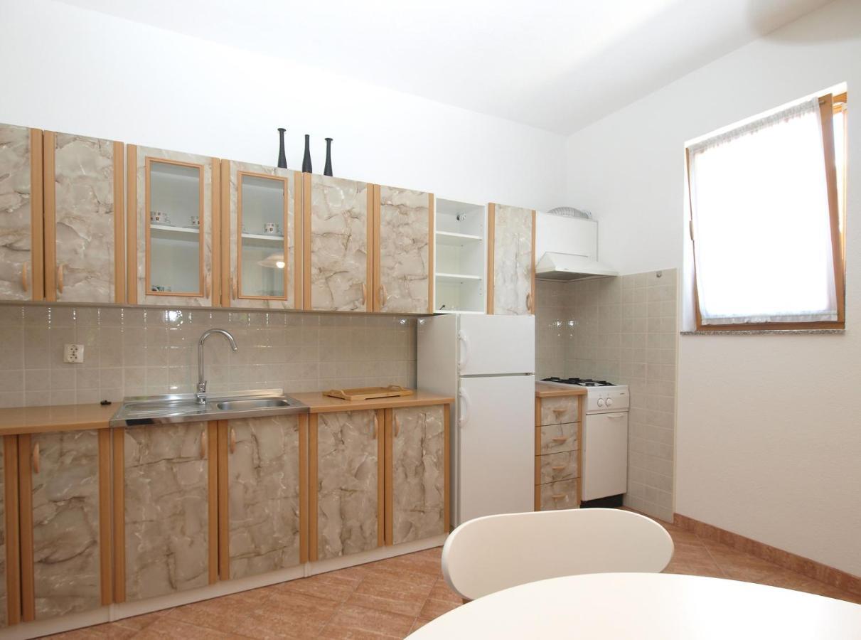 Appartement Apartemnts Guido 762 à Pjescana Uvala Extérieur photo