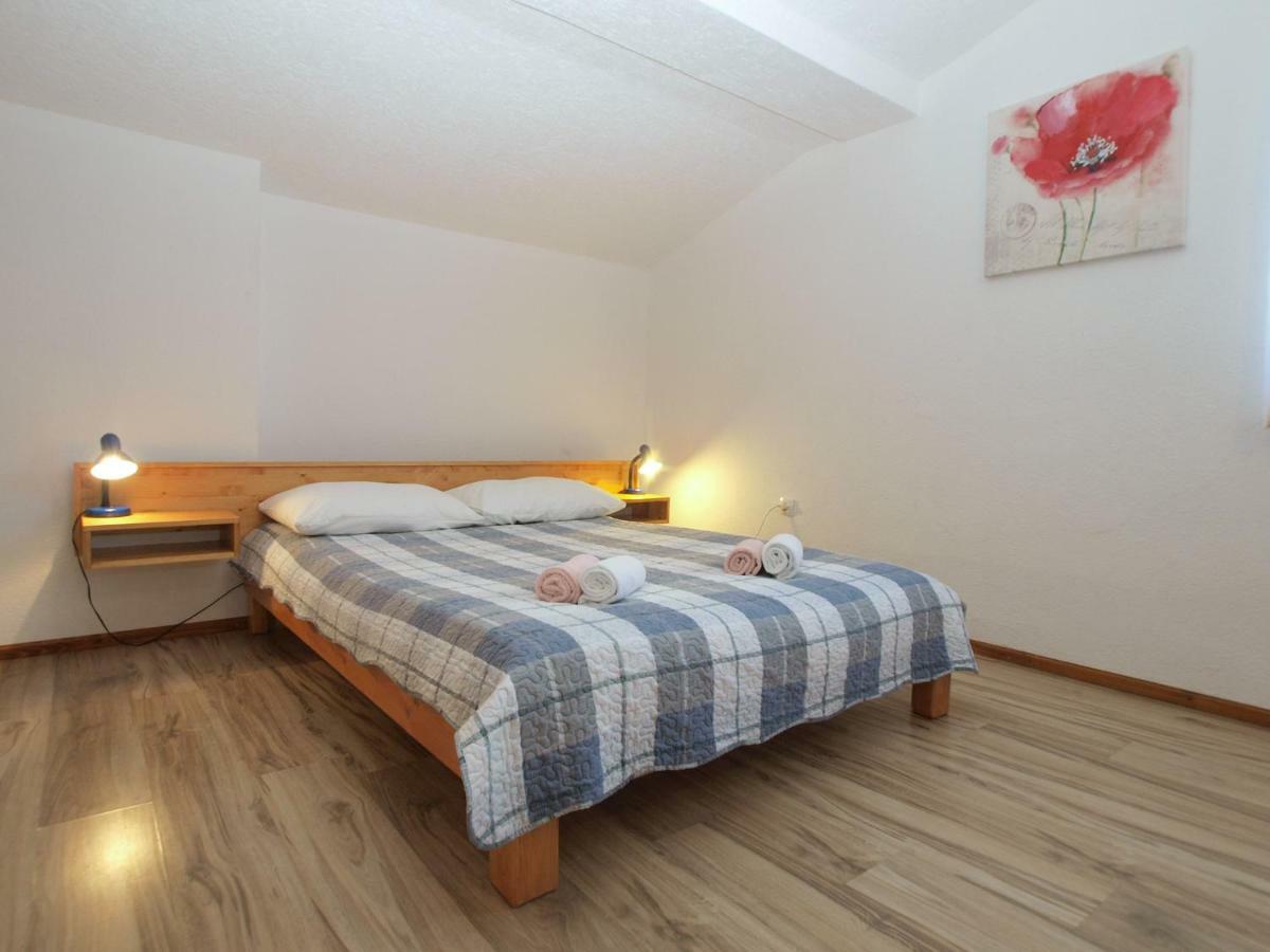 Appartement Apartemnts Guido 762 à Pjescana Uvala Extérieur photo