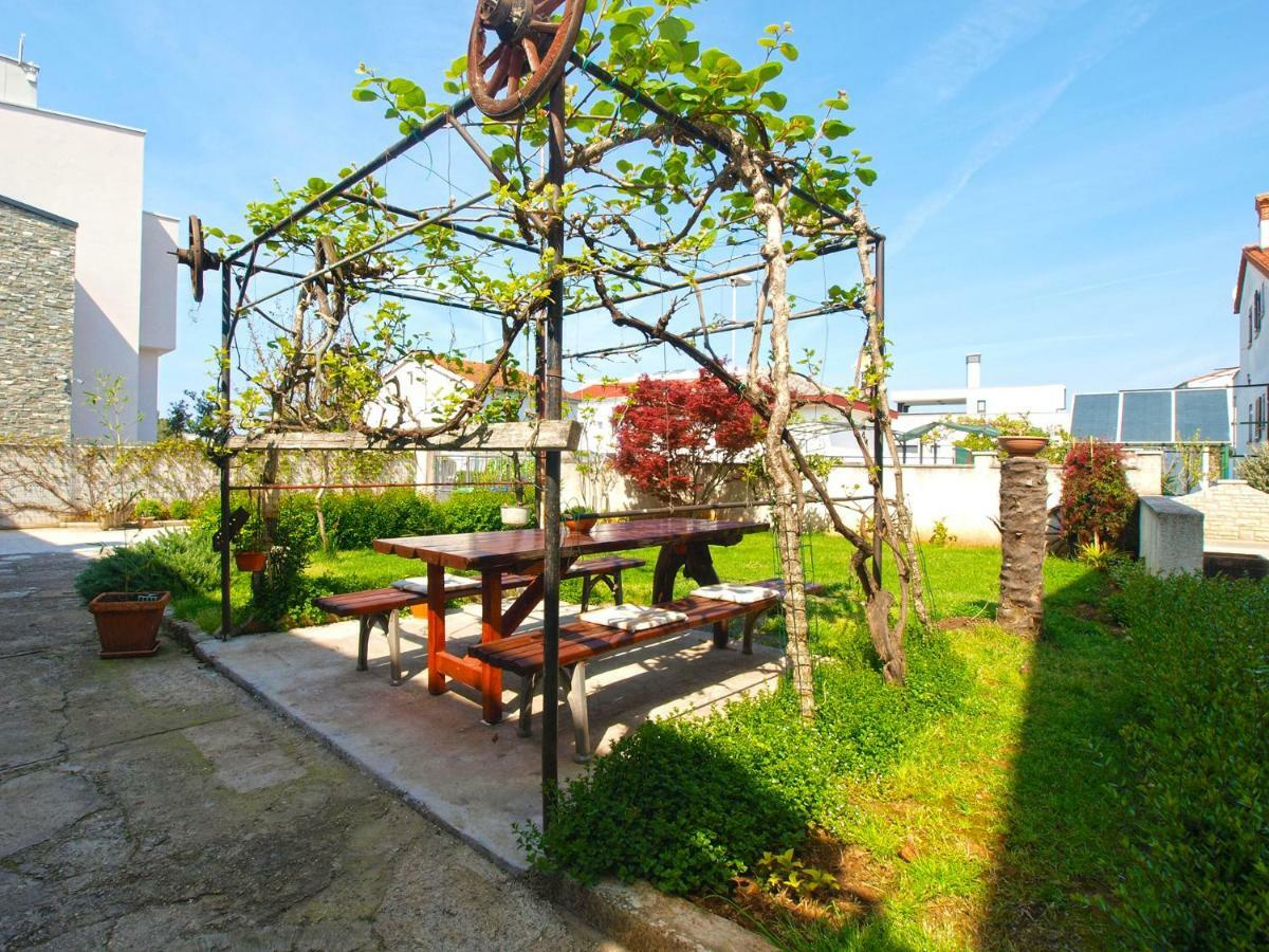 Appartement Apartemnts Guido 762 à Pjescana Uvala Extérieur photo