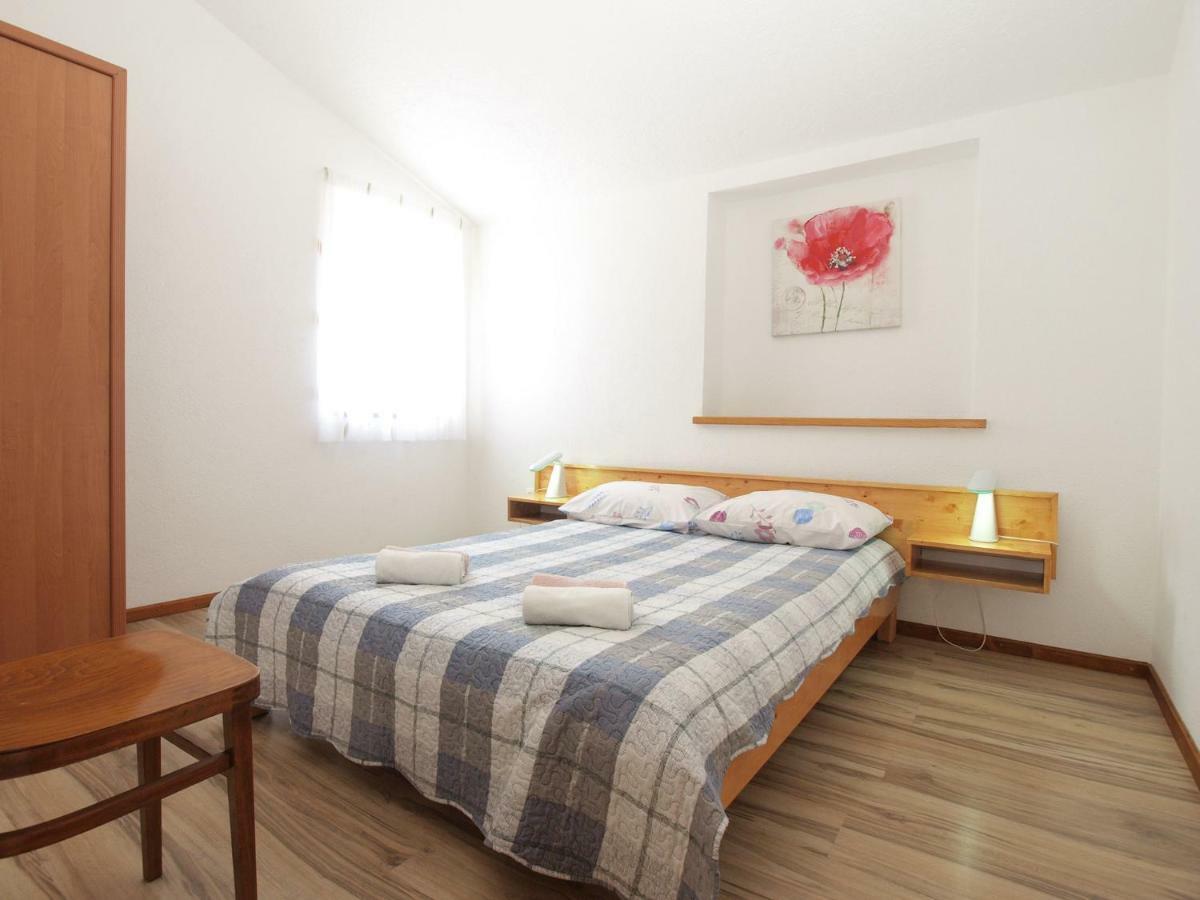Appartement Apartemnts Guido 762 à Pjescana Uvala Extérieur photo